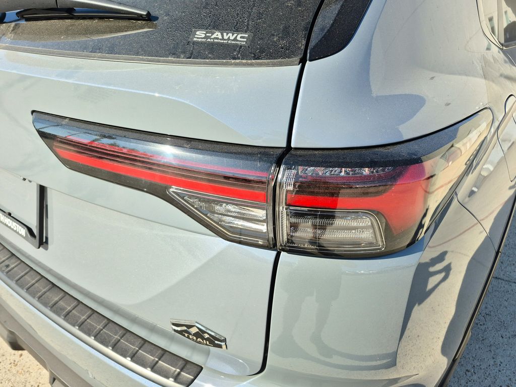 2025 Mitsubishi Outlander SE - 10