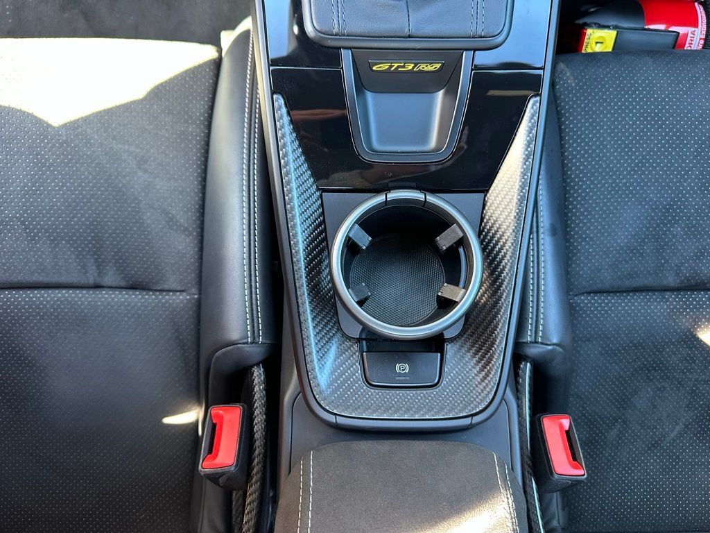 Thumbnail: 2025 Porsche 911 - 27