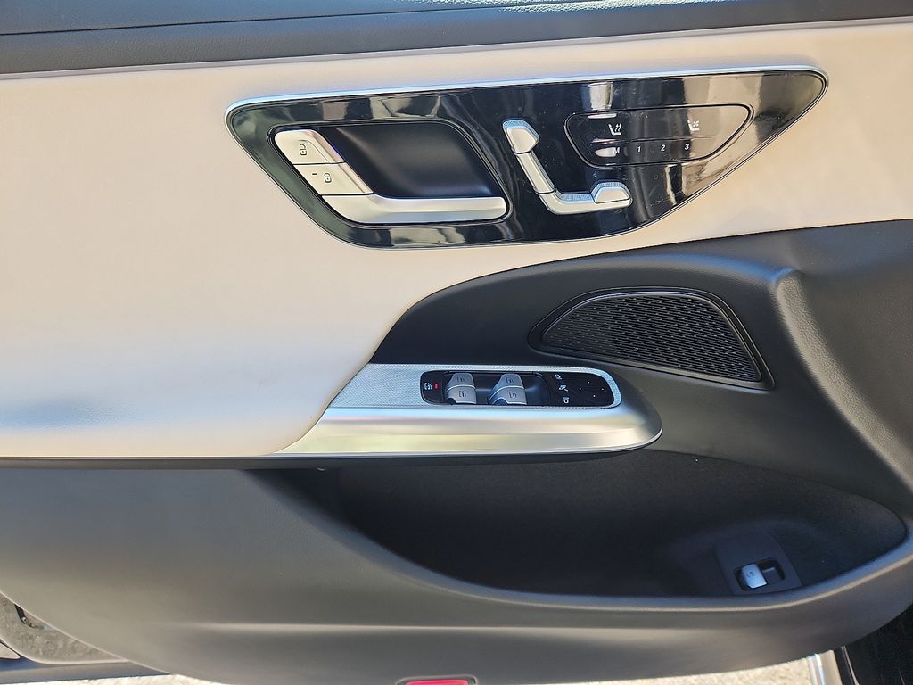 Thumbnail: 2025 Mercedes-Benz E-Class - 12