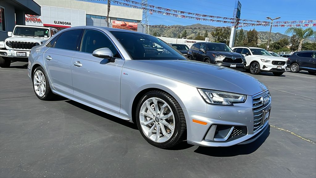 2019 Audi A4 quattro Premium Plus 45 TFSI