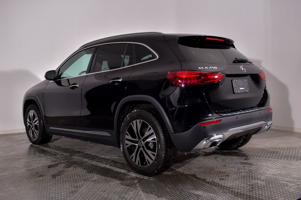 Thumbnail: 2026 Mercedes-Benz GLA - 3