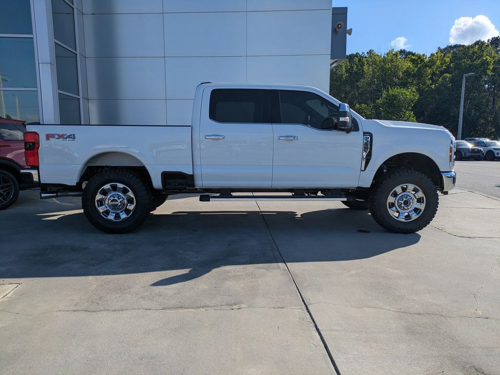2026 Ford F-350 Super Duty LARIAT
