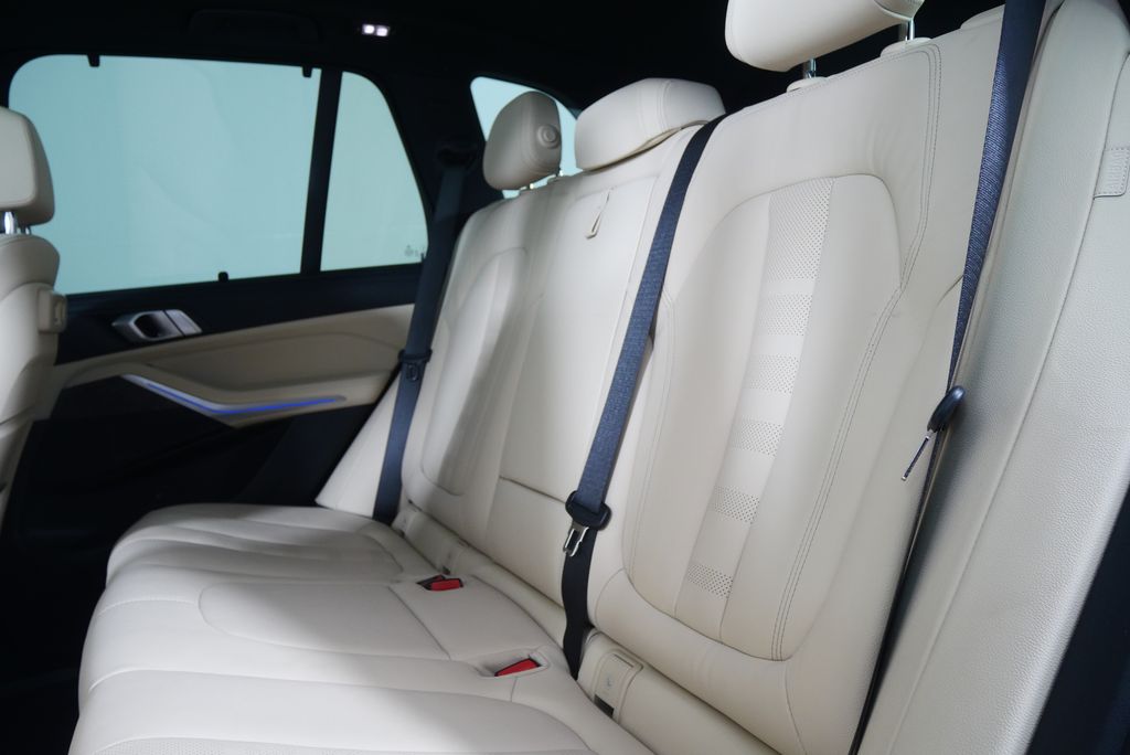 Thumbnail: 2022 BMW X5 - 16