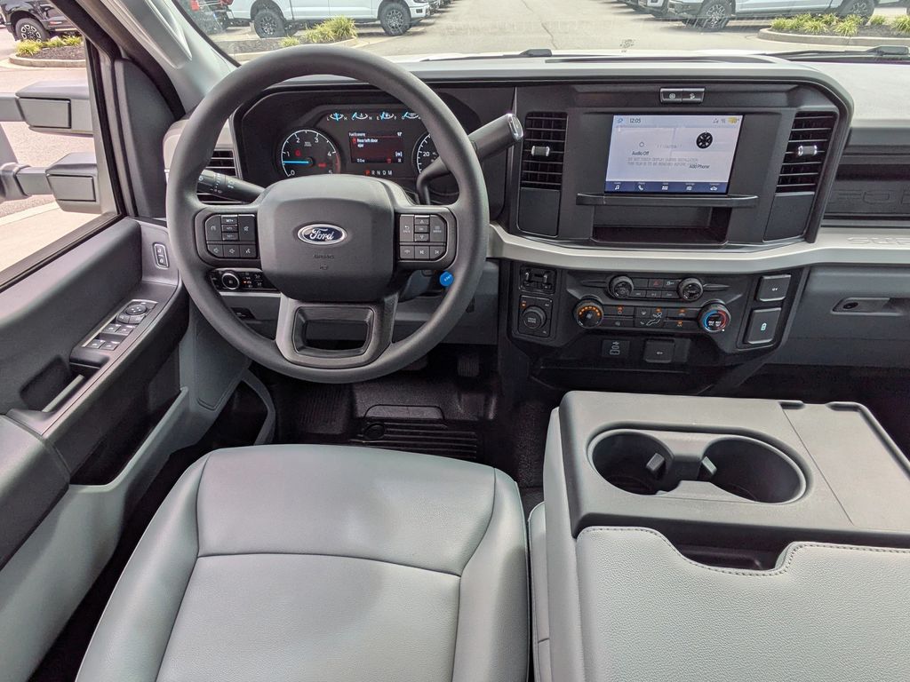 2026 Ford Super Duty F-350 DRW XL