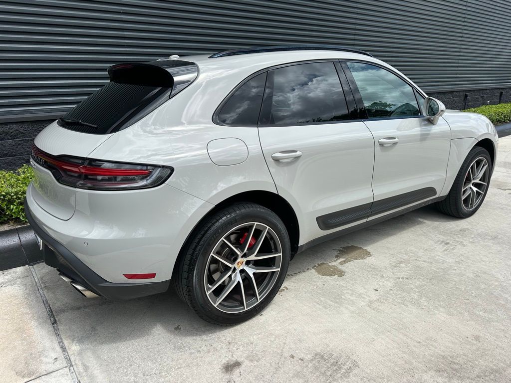 Thumbnail: 2023 Porsche Macan - 9