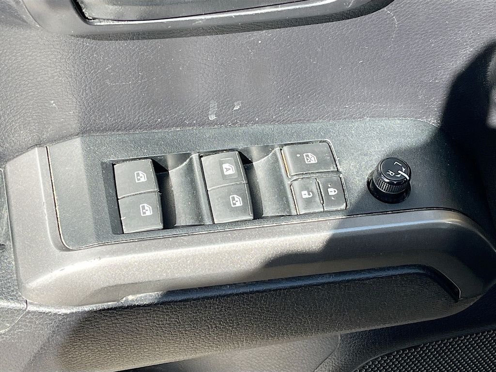 Used 2020 Brown Toyota SR5 image 17