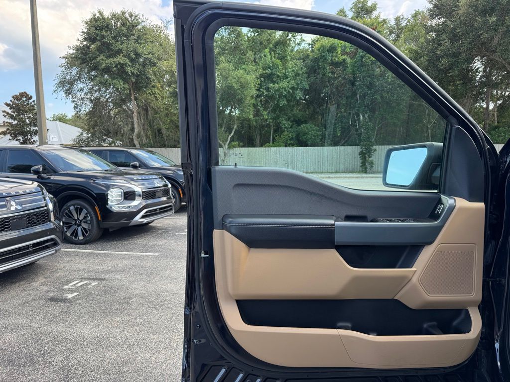 2023 Ford F-150 XLT photo 29