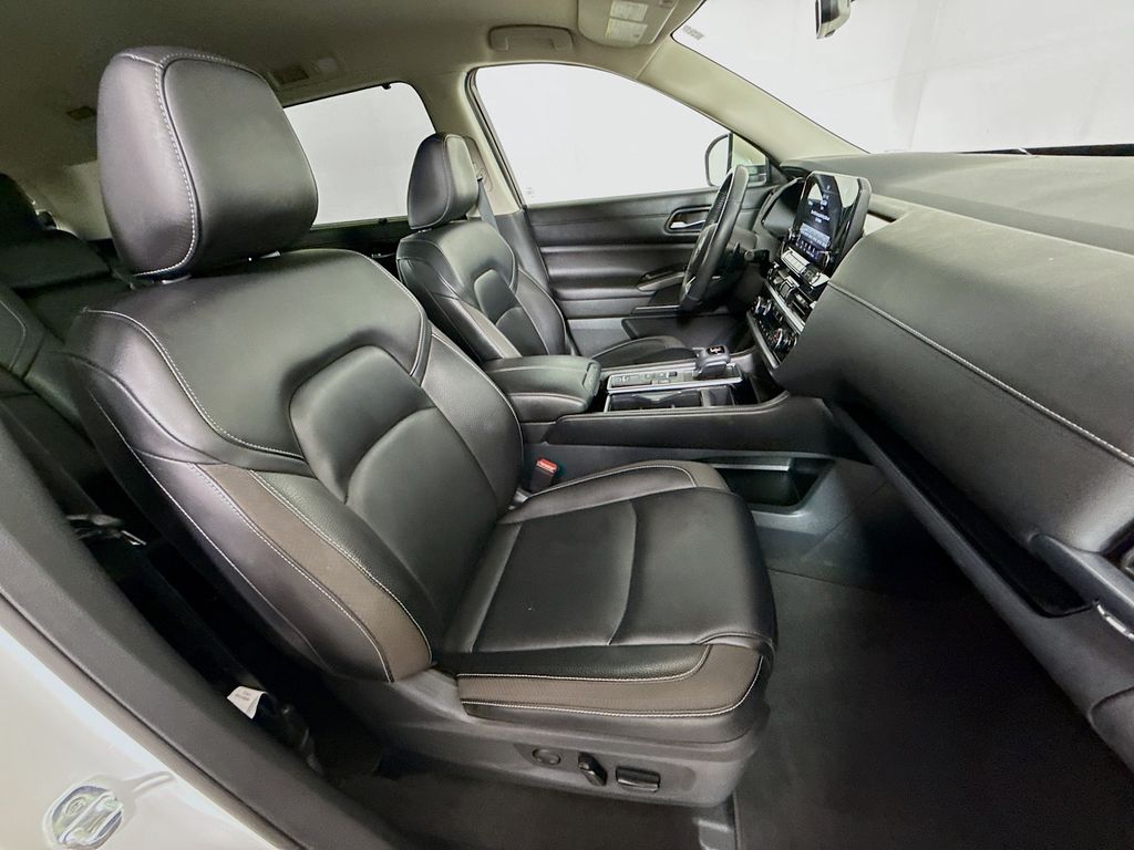 Thumbnail: 2023 Nissan Pathfinder - 27