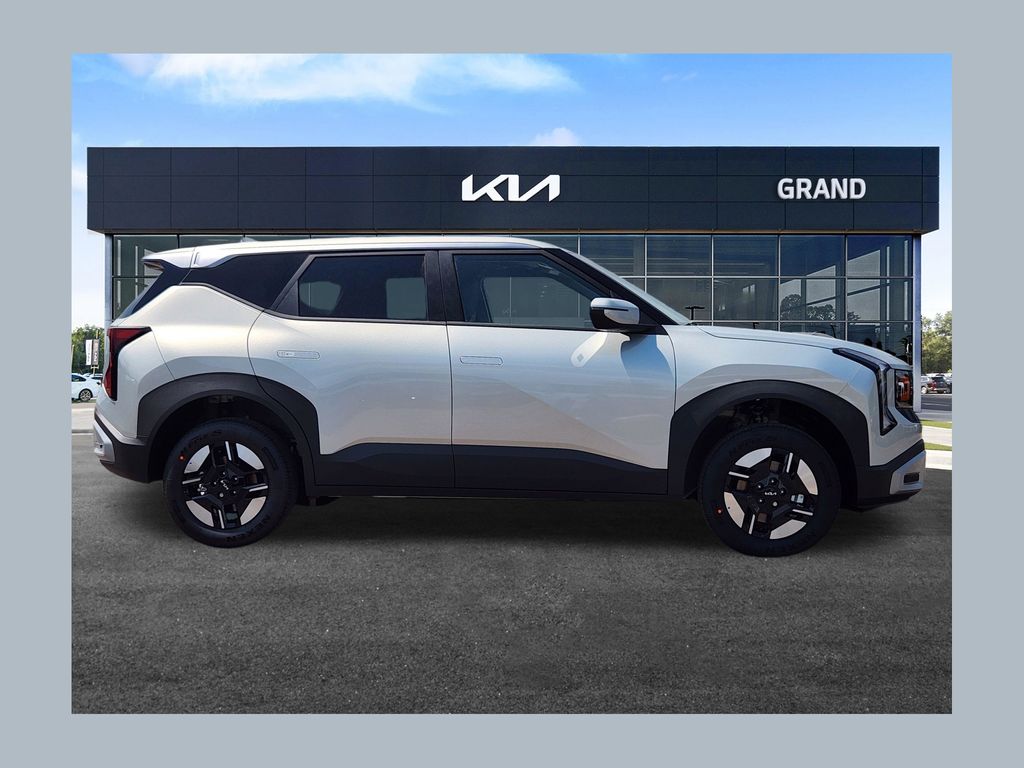 White (Ivory Silver) 2027 Kia Seltos SUV / Crossover All-Wheel Drive Continuously Variable Transmission