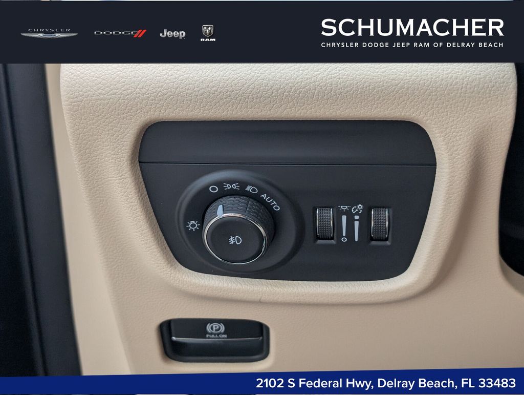 new 2026 Jeep Grand Cherokee car, priced at $46,155