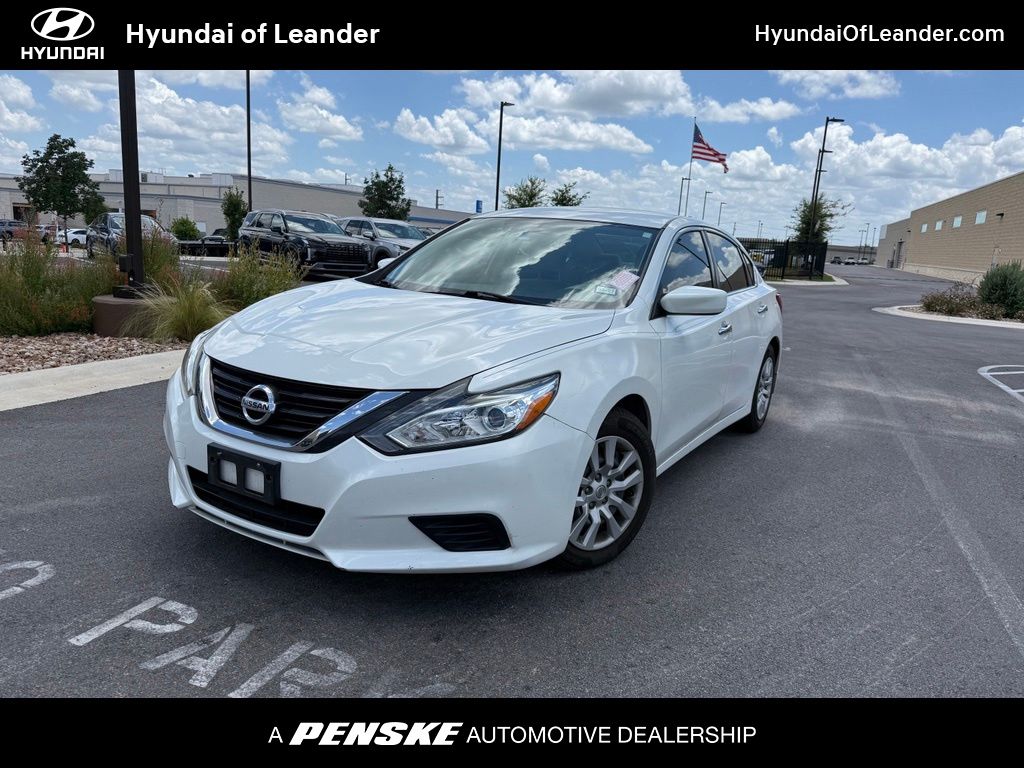 Thumbnail: 2017 Nissan Altima - 1