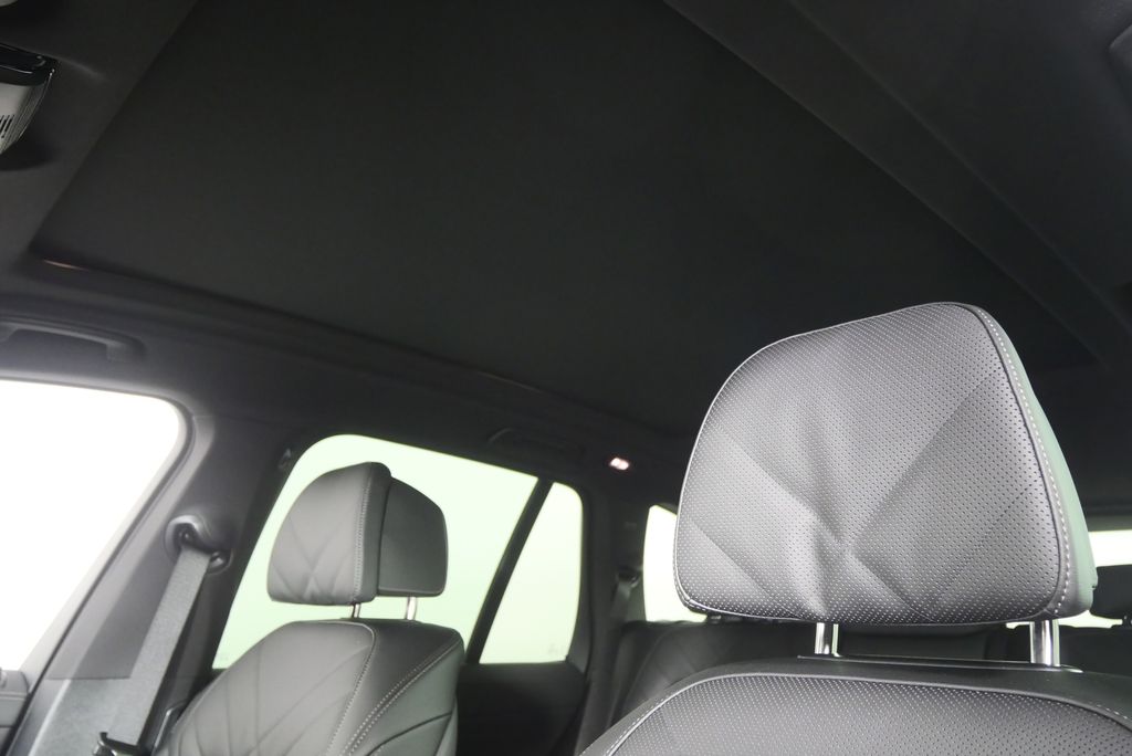 Thumbnail: 2026 BMW X5 - 10