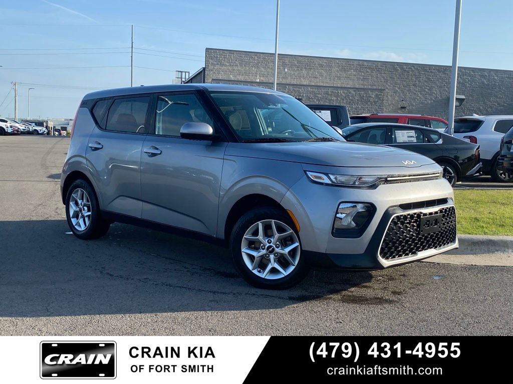 Steel Gray 2022 Kia Soul LX FWD SUV / Crossover Front-Wheel Drive Continuously Variable Transmission