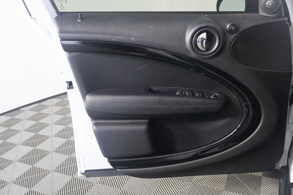 2015 MINI Cooper Countryman Base 12