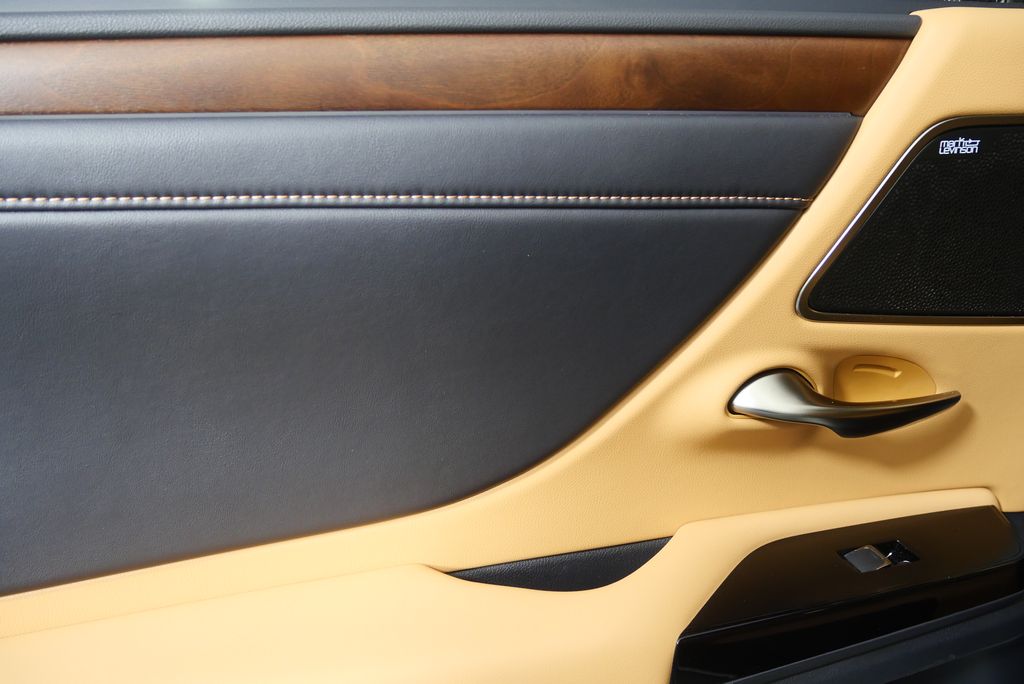 2023 Lexus ES  15