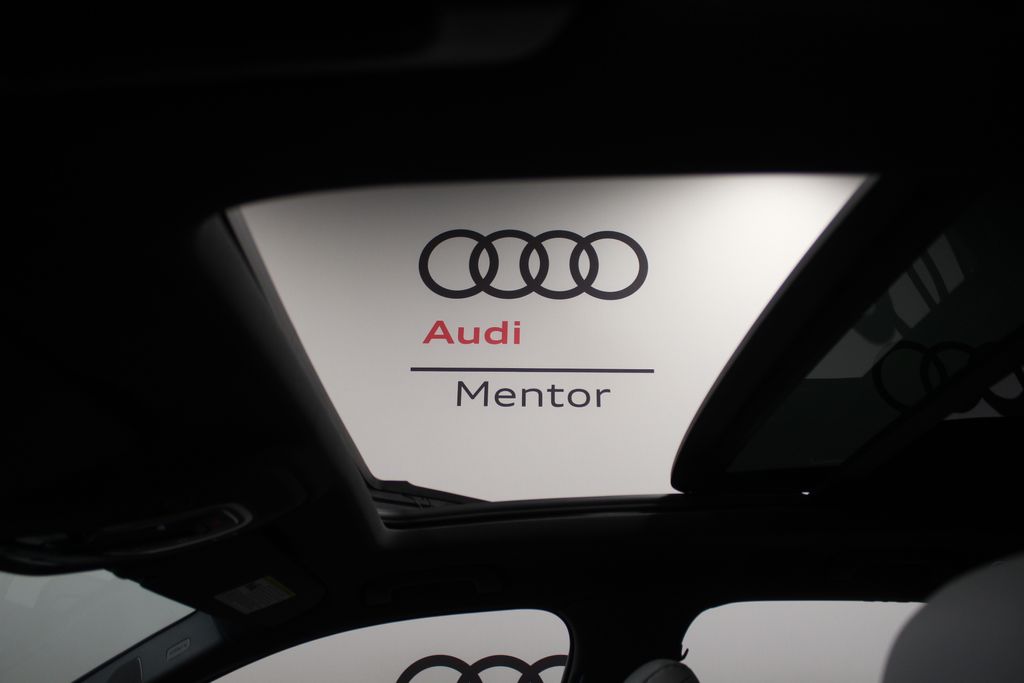 Thumbnail: 2026 Audi SQ7 - 12