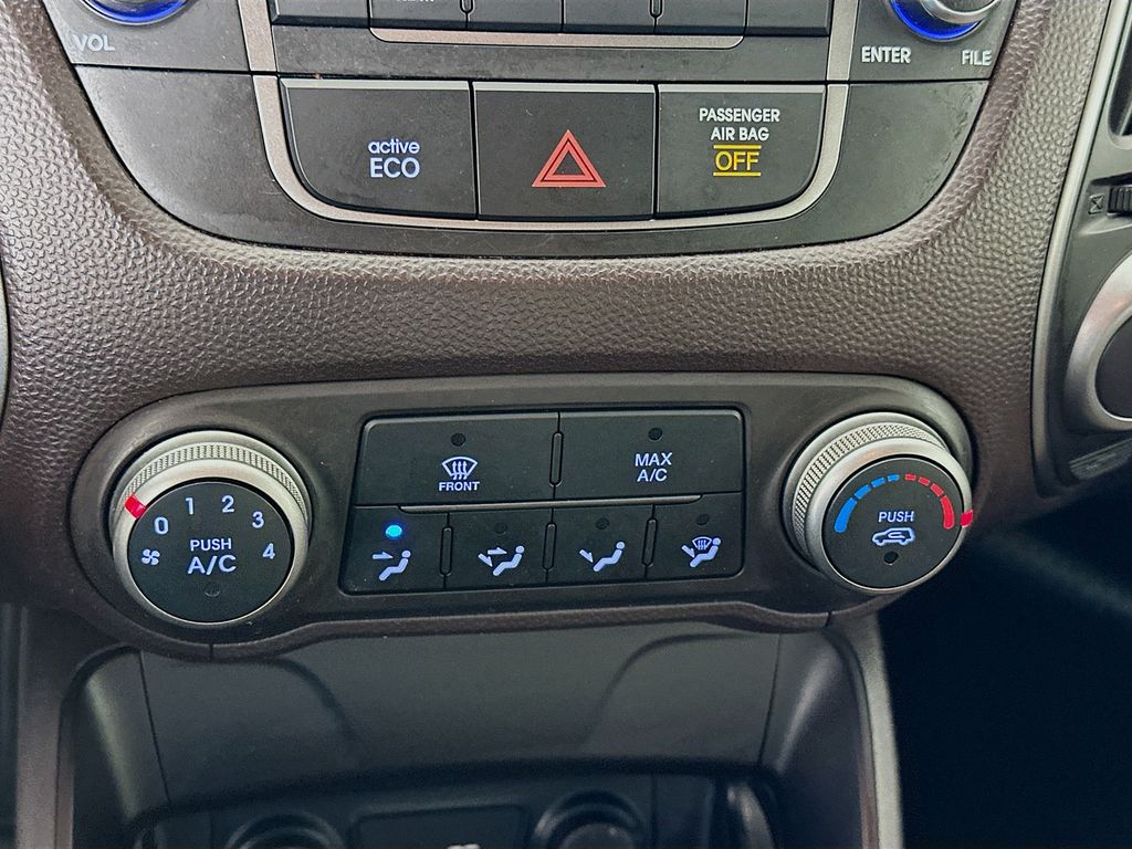 Thumbnail: 2015 Hyundai Tucson - 14