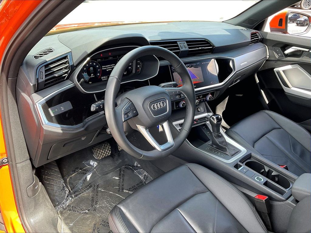 2025 Audi Q3 — photo 8