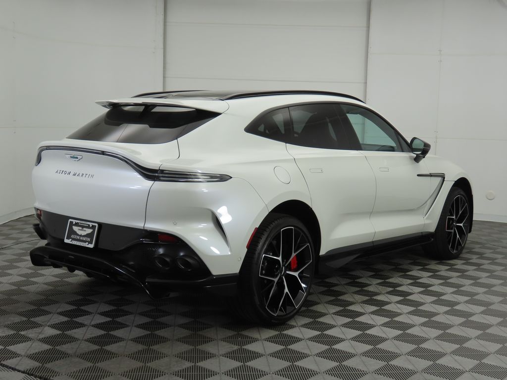 2025 Aston Martin DBX 707 5