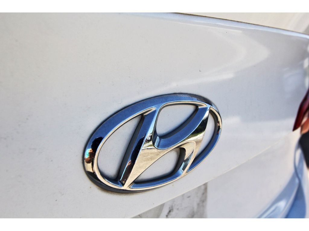 2017 Hyundai Sonata SE White at Autostrade