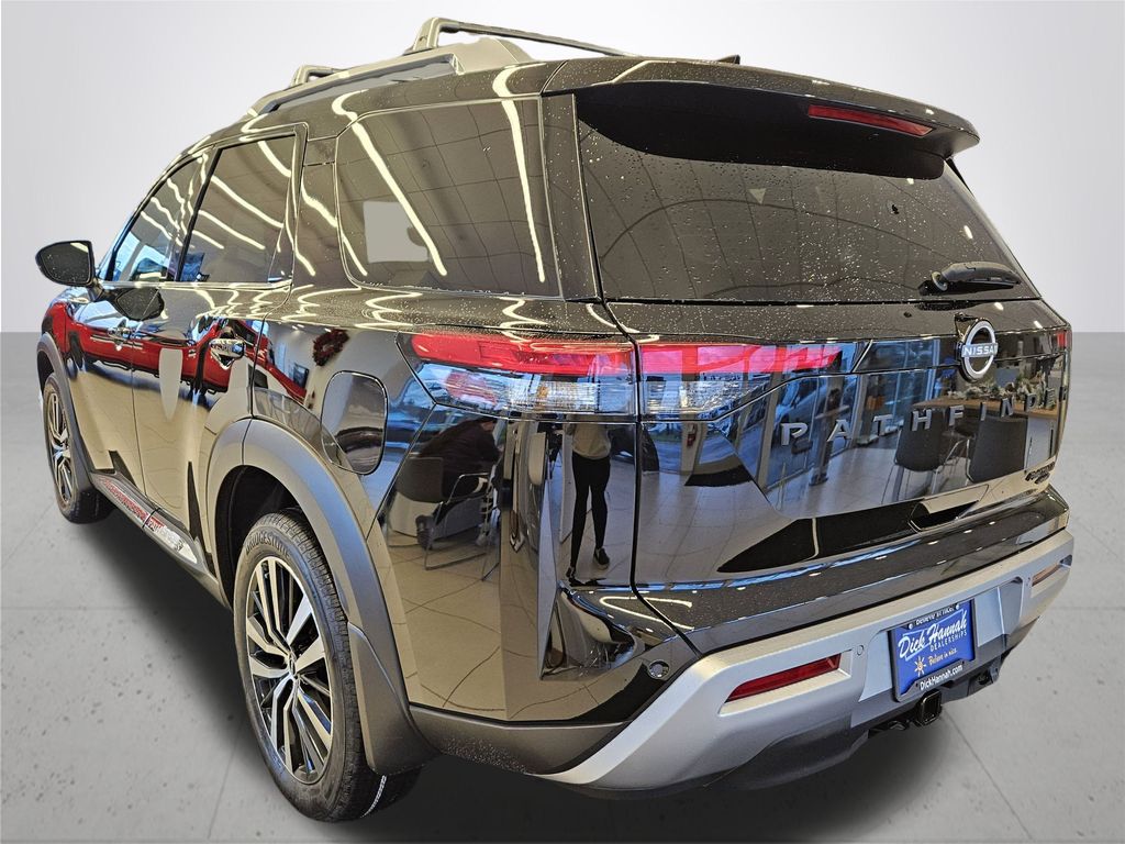 2025 Nissan Pathfinder Platinum