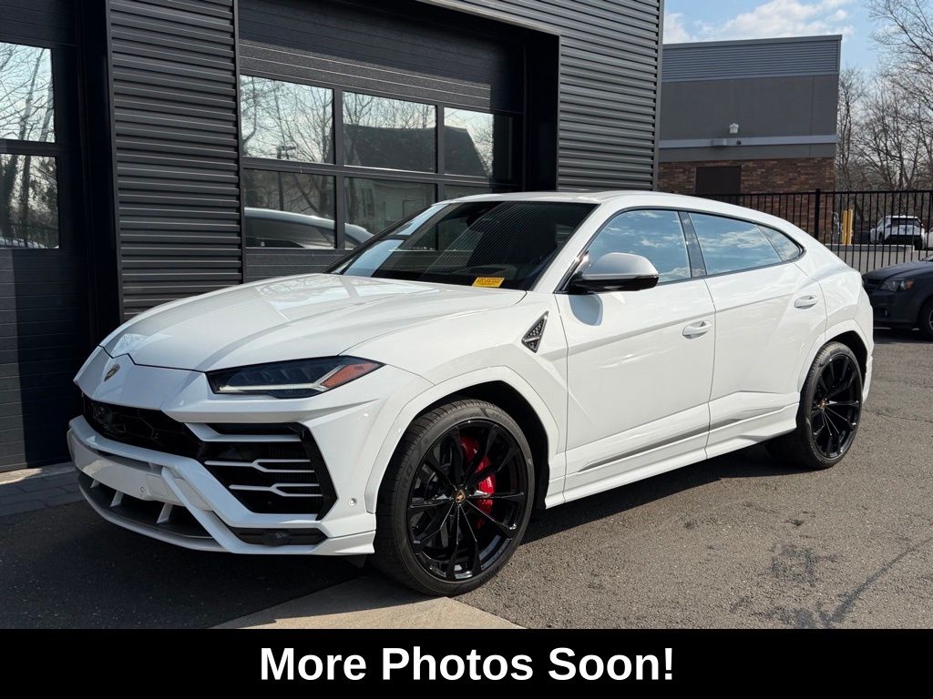 2022 Lamborghini Urus AWD