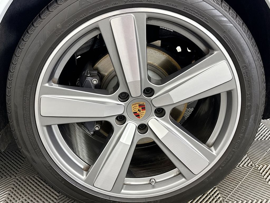 Thumbnail: 2025 Porsche Cayenne - 32