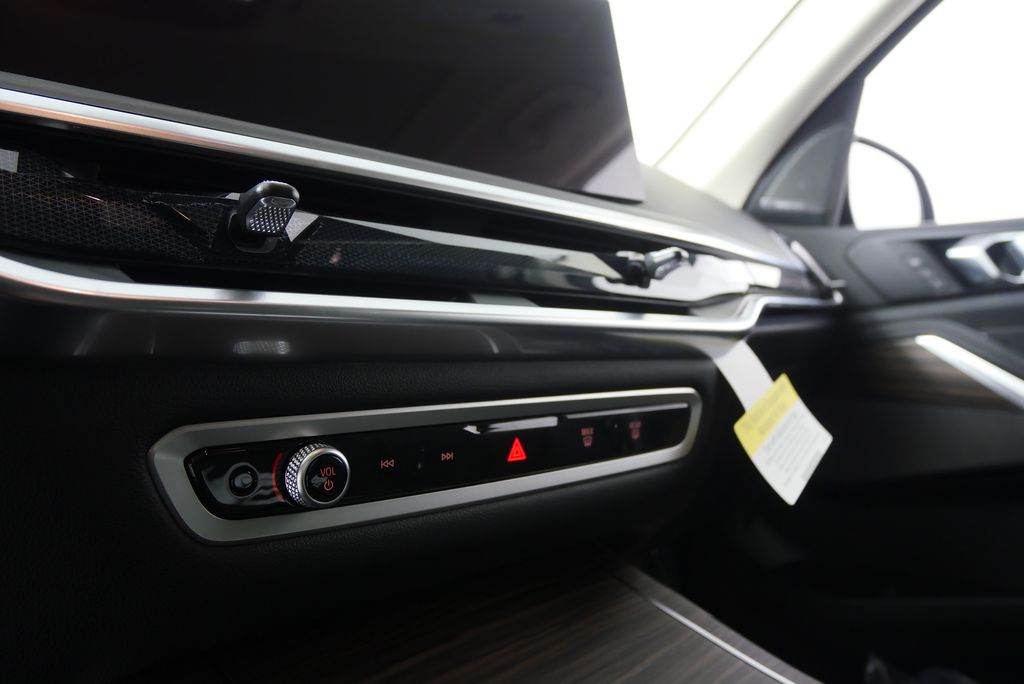 Thumbnail: 2026 BMW X7 - 22