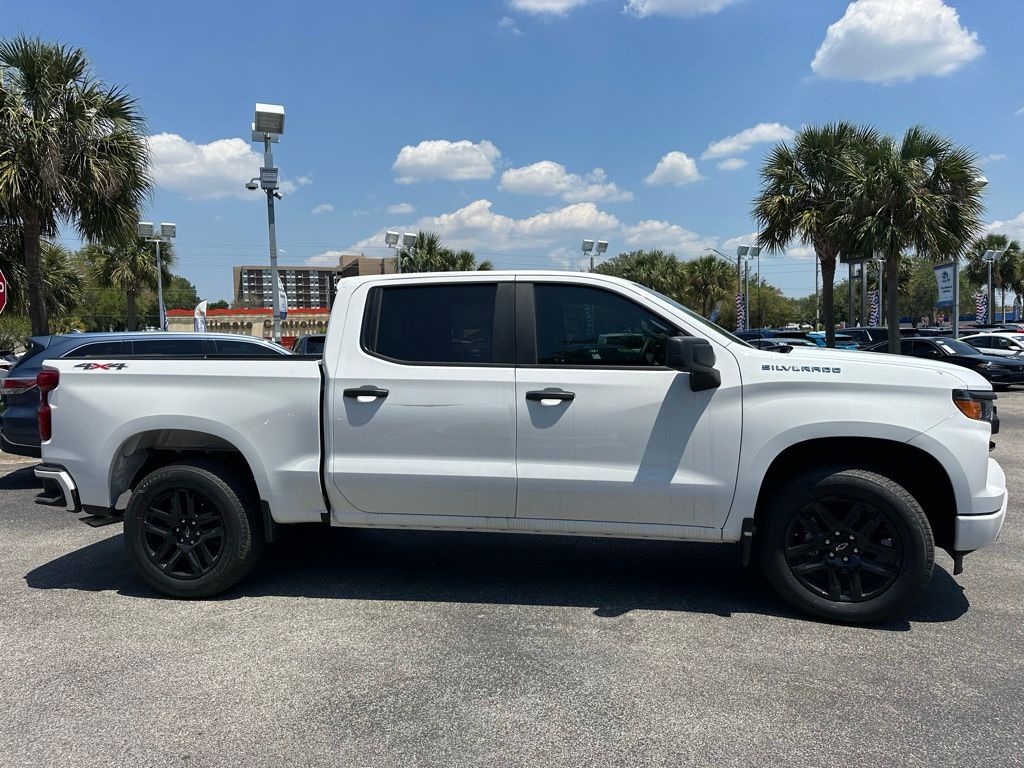 2024 Chevrolet Silverado 1500 Custom 9