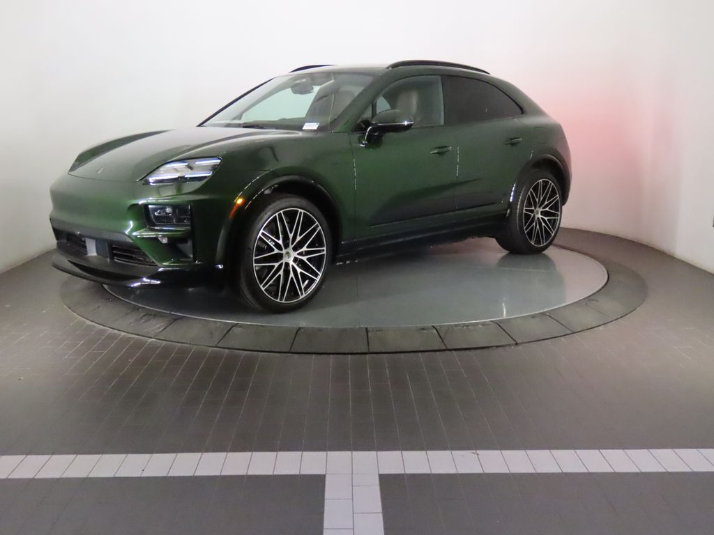 Thumbnail: 2024 Porsche Macan - 1