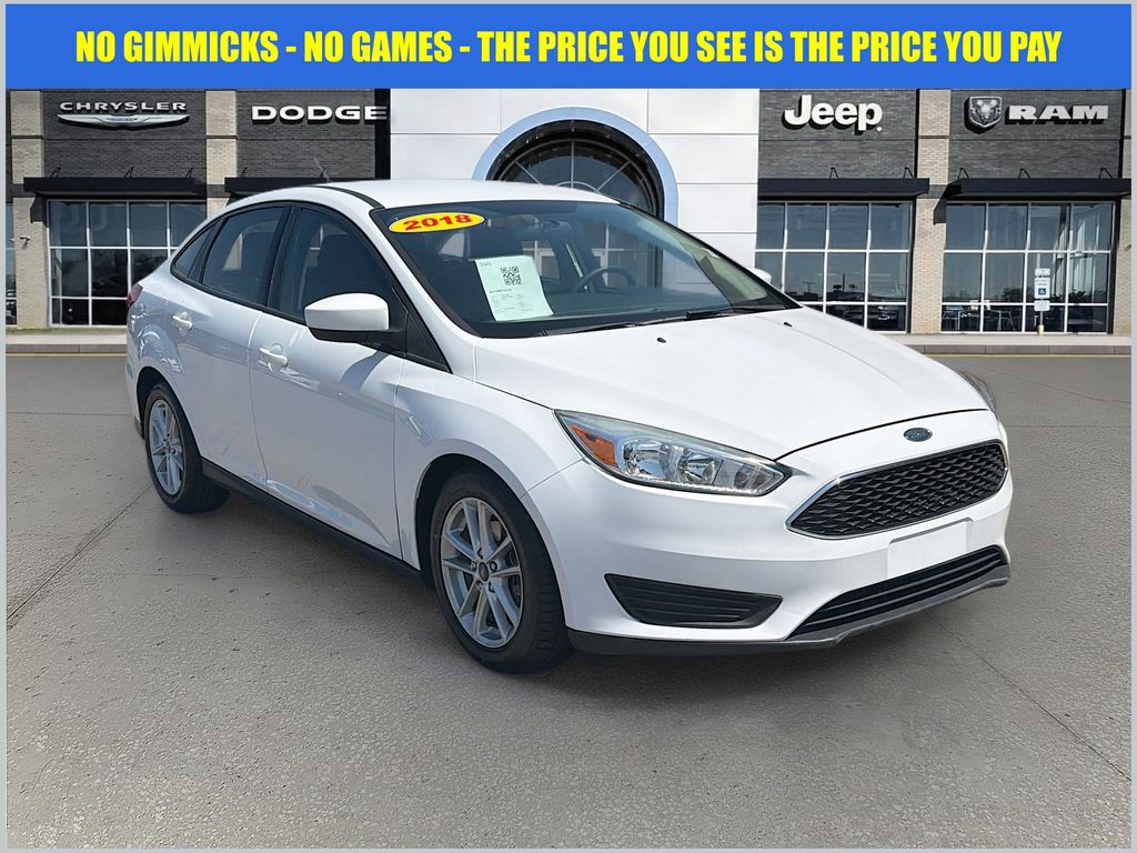 Oxford White 2018 Ford Focus SE Sedan Front-Wheel Drive 6-Speed Automatic