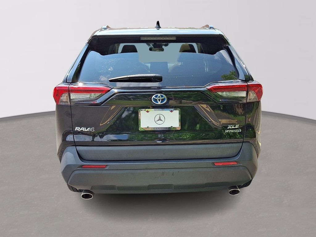 2021 Toyota RAV4 XLE 5