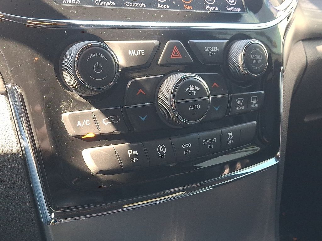 Thumbnail: 2020 Jeep Grand Cherokee - 15