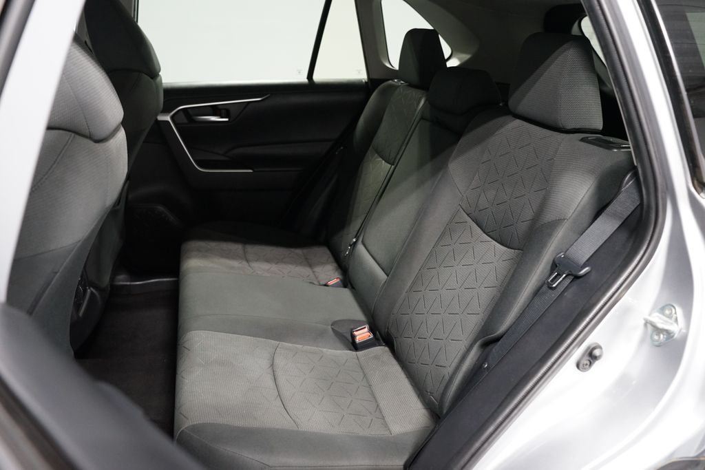 Thumbnail: 2020 Toyota RAV4 - 28