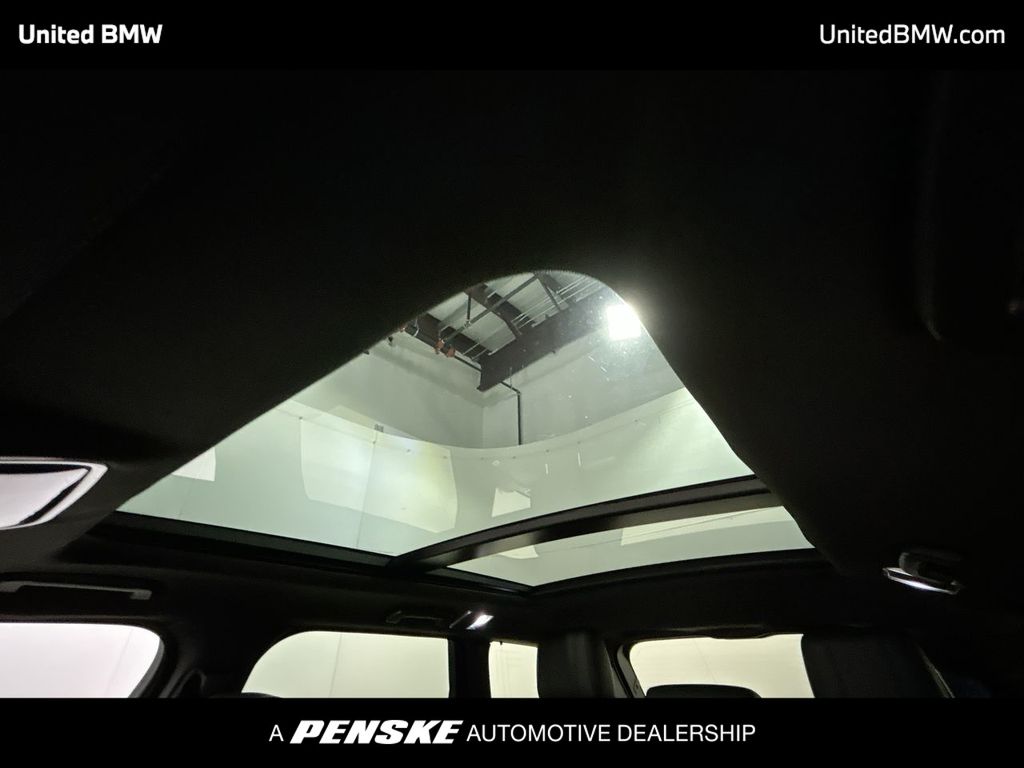 Thumbnail: 2016 Land Rover Range Rover Sport - 20