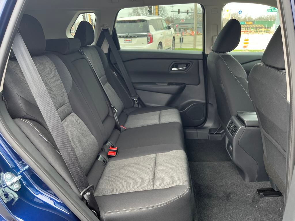 2025 Nissan Rogue SV photo