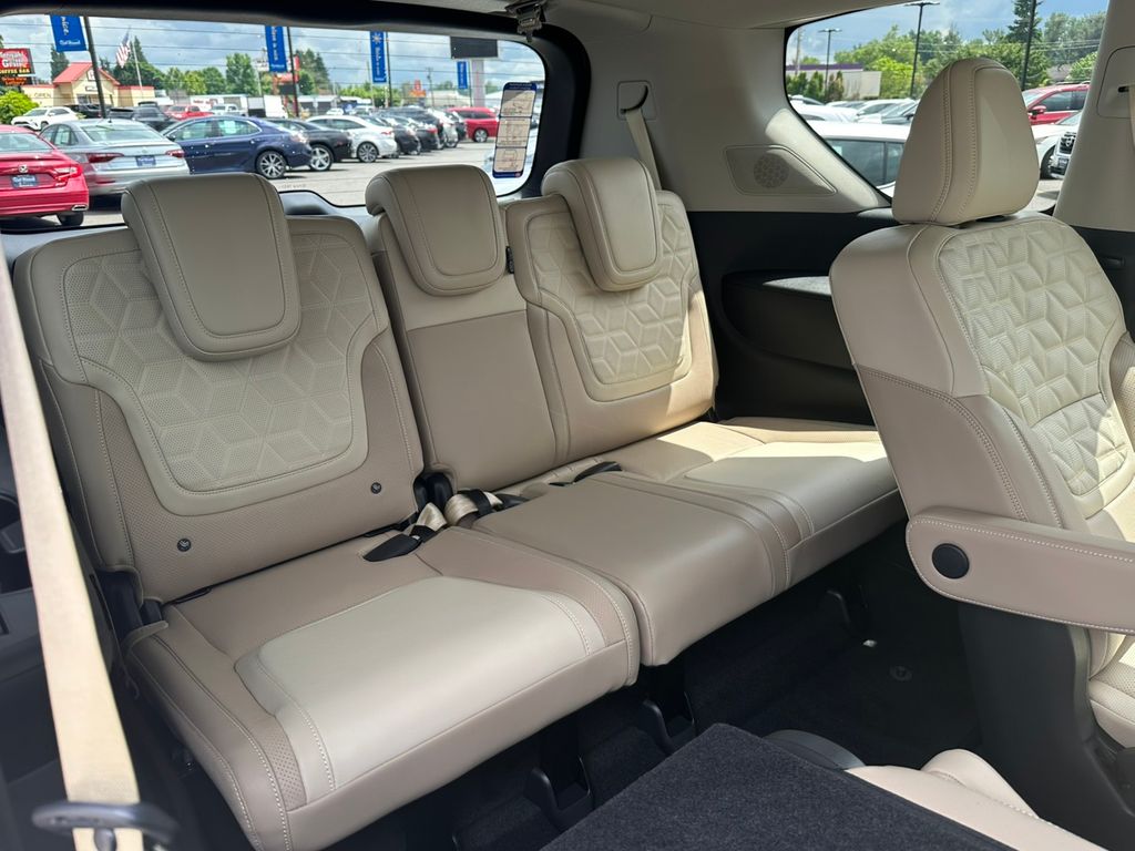 2025 Nissan Armada Platinum