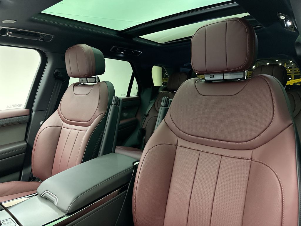 Thumbnail: 2024 Land Rover Range Rover Sport - 7
