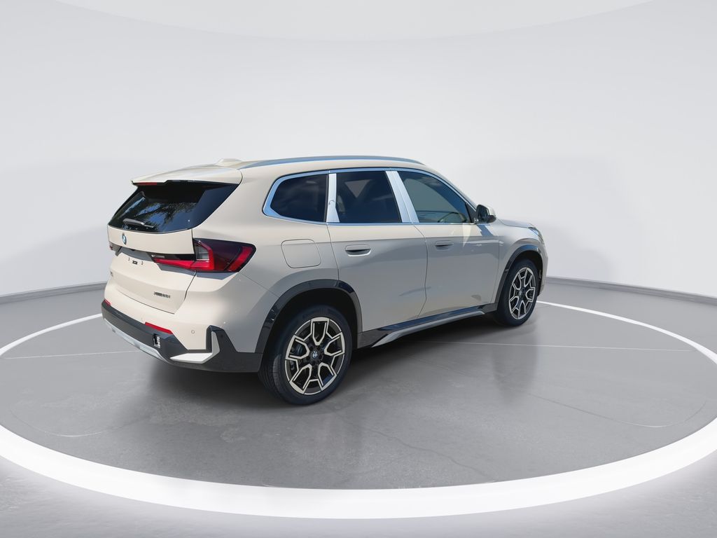 Thumbnail: 2027 BMW X1 - 8