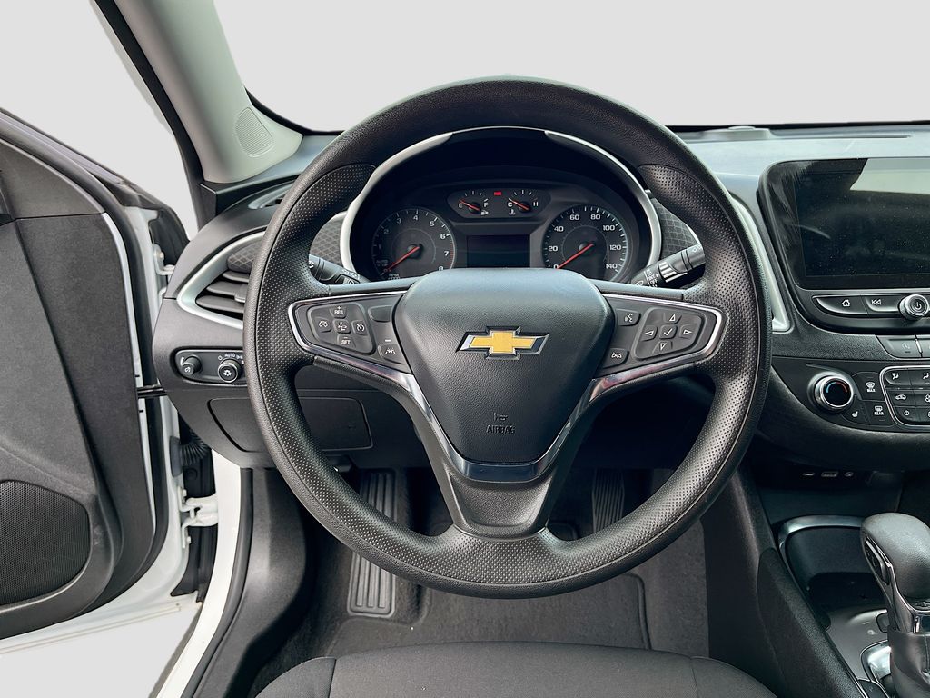 Used 2024 White Chevrolet LT image 11