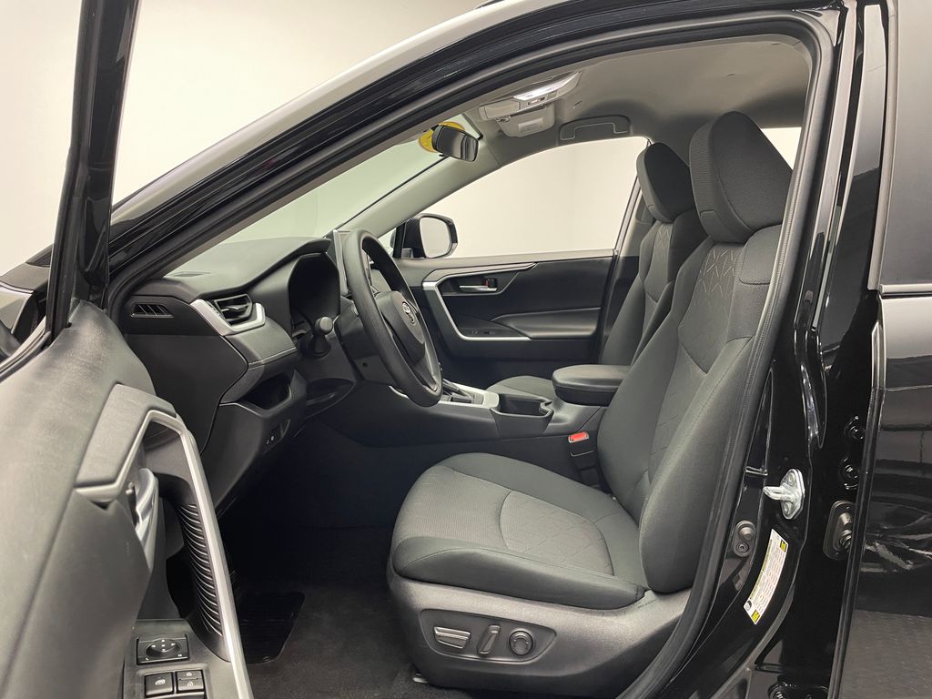 2024 Toyota RAV4 XLE 12