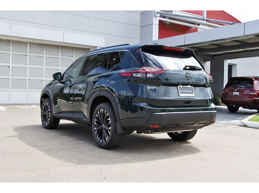 2026 Nissan Rogue Dark Armor - 2