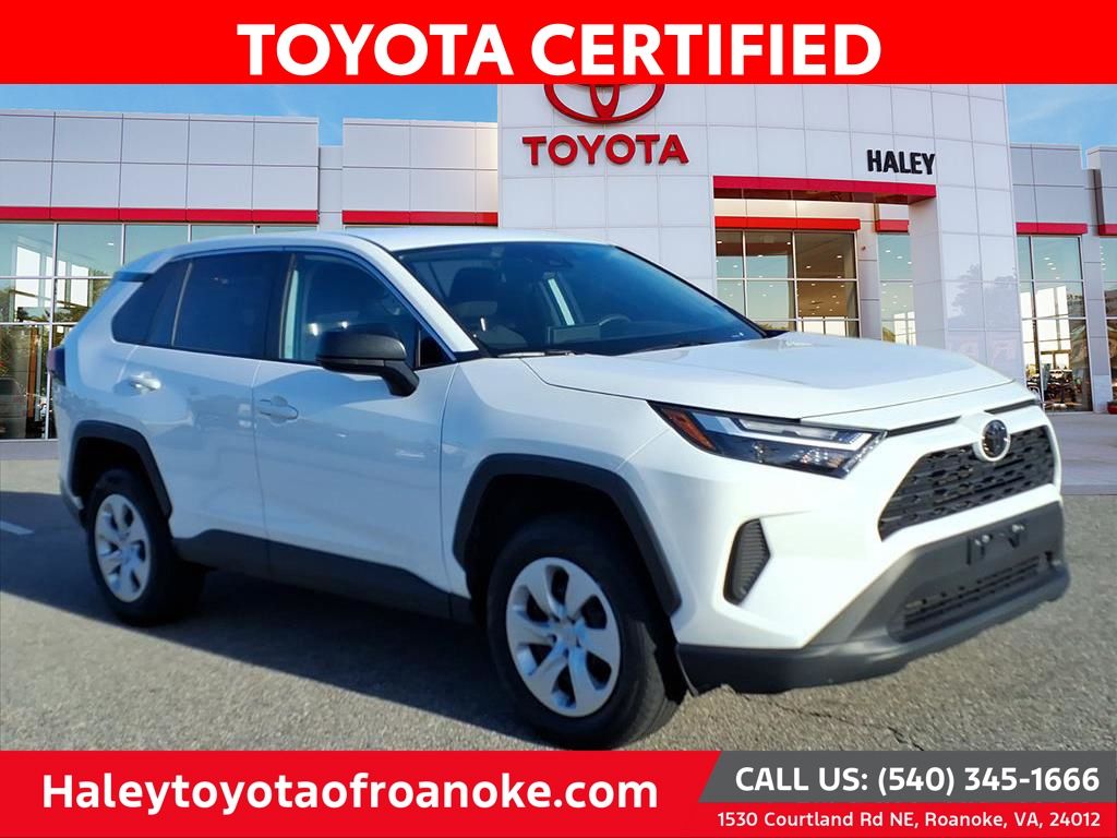 2025 Toyota RAV4 LE FWD