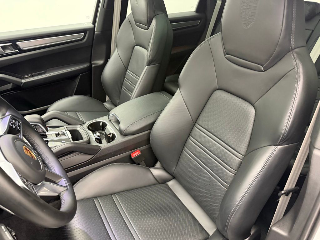 Thumbnail: 2023 Porsche Cayenne - 5