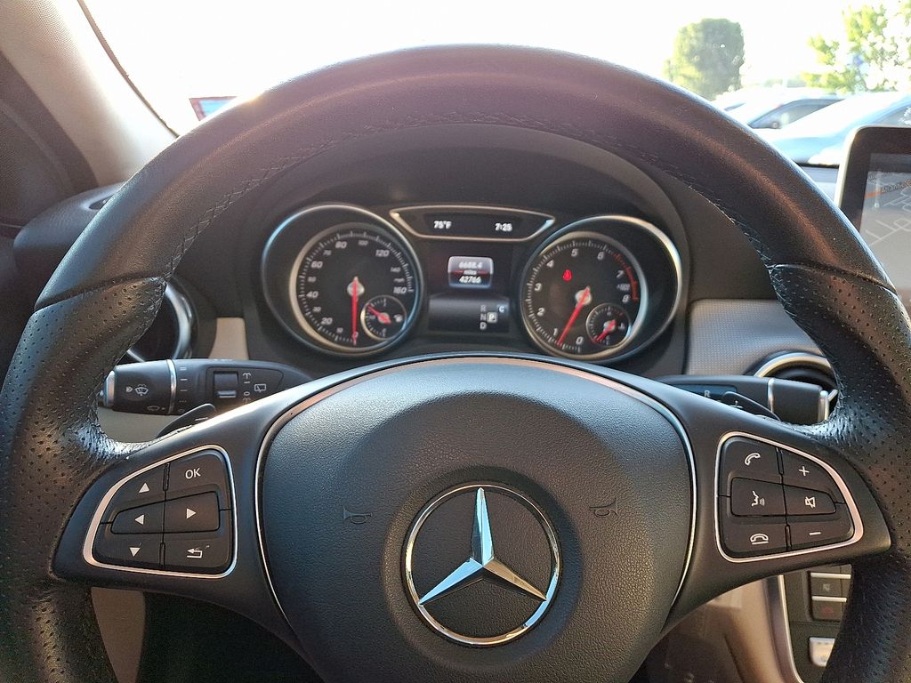 Thumbnail: 2018 Mercedes-Benz GLA - 21