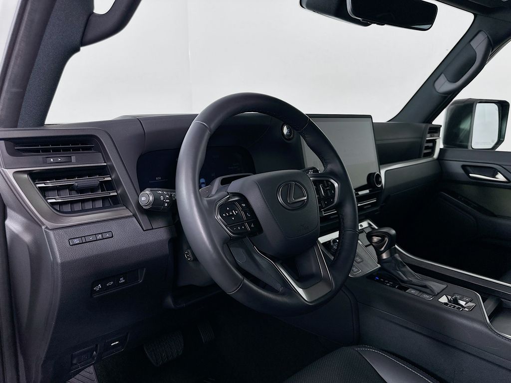 Thumbnail: 2024 Lexus GX - 9