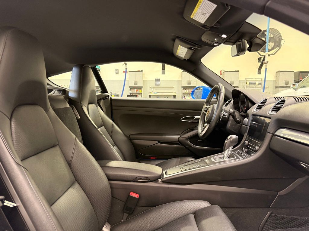 Thumbnail: 2022 Porsche 718 Cayman - 24