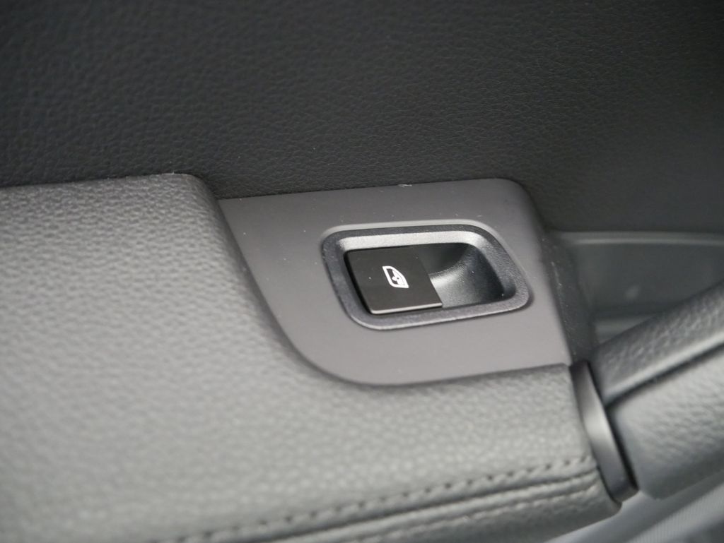 Thumbnail: 2026 Porsche Cayenne - 22