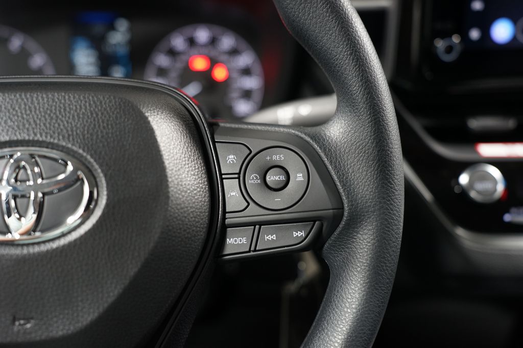 2025 Toyota Corolla LE 13