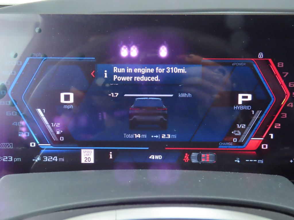 2025 BMW XM  32